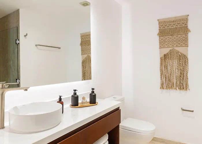 Mistiq Temple I Apartment *